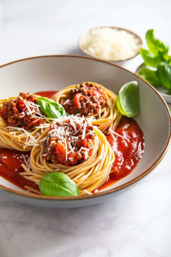 Peut-on trouver une croisière qui propose des cours de cuisine végétalienne avec des chefs locaux?